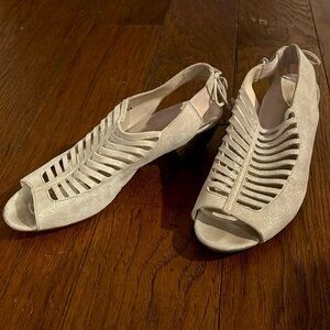 Amazing comfort- great condition. Paul Green shoes